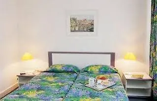 Adagio Montmartre Aparthotel 4*