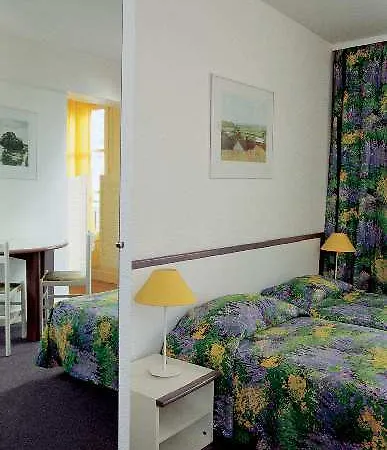 Adagio Montmartre 4* Parigi