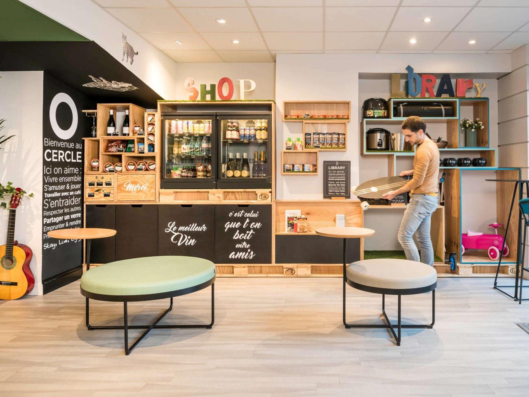 Adagio Montmartre 4* Parigi