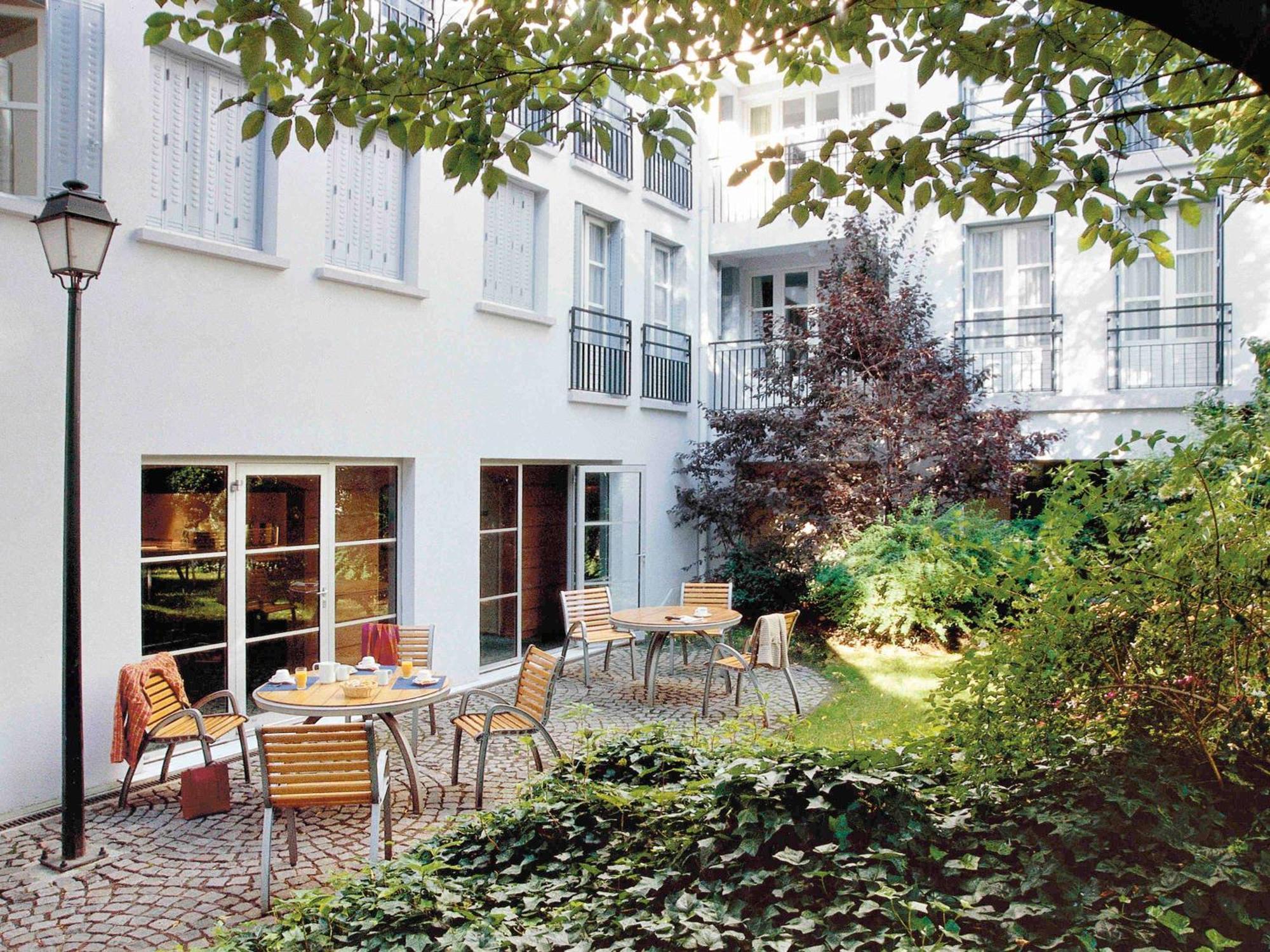 Adagio Montmartre 4* Parigi