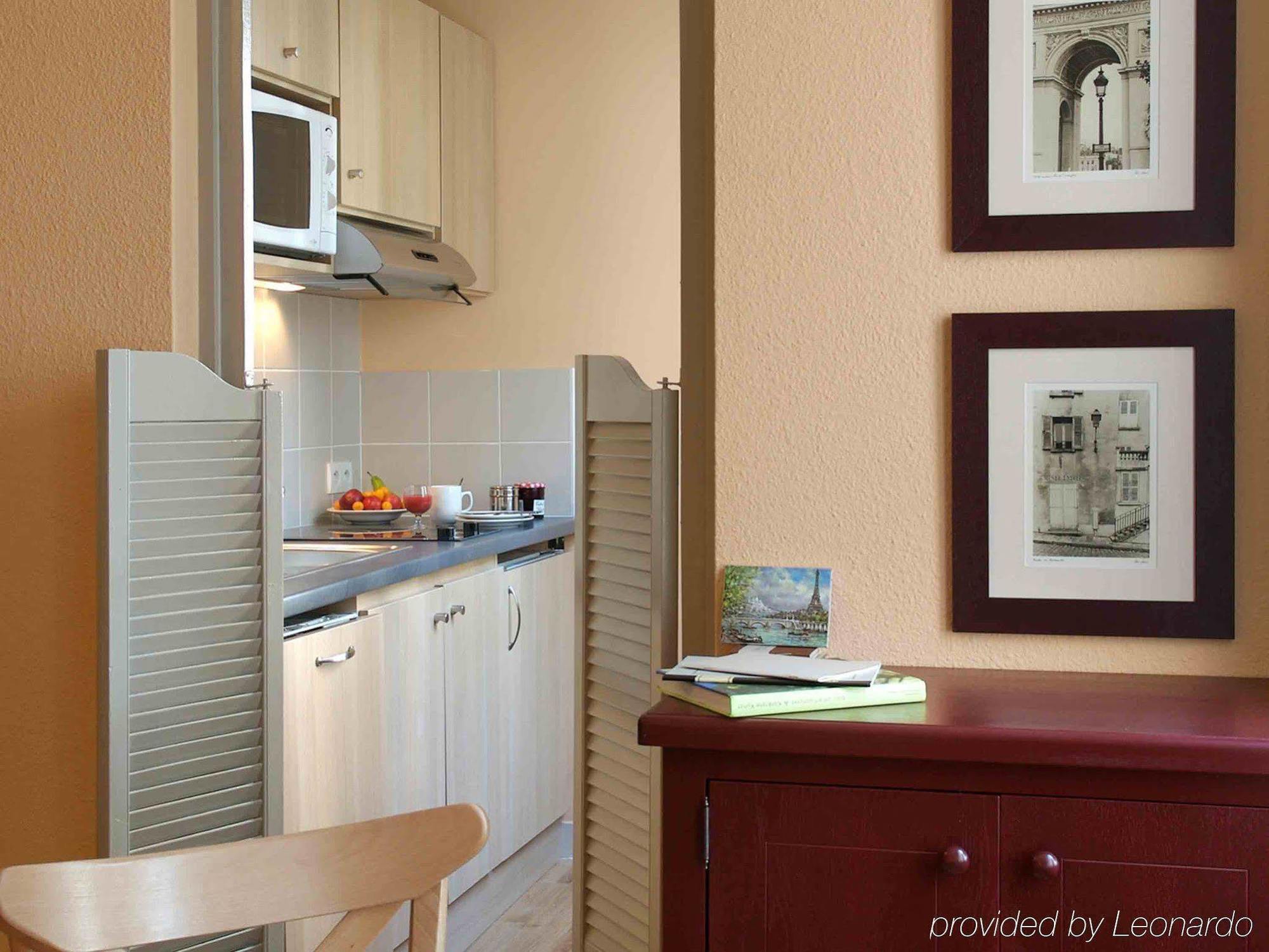 Adagio Montmartre 4*
