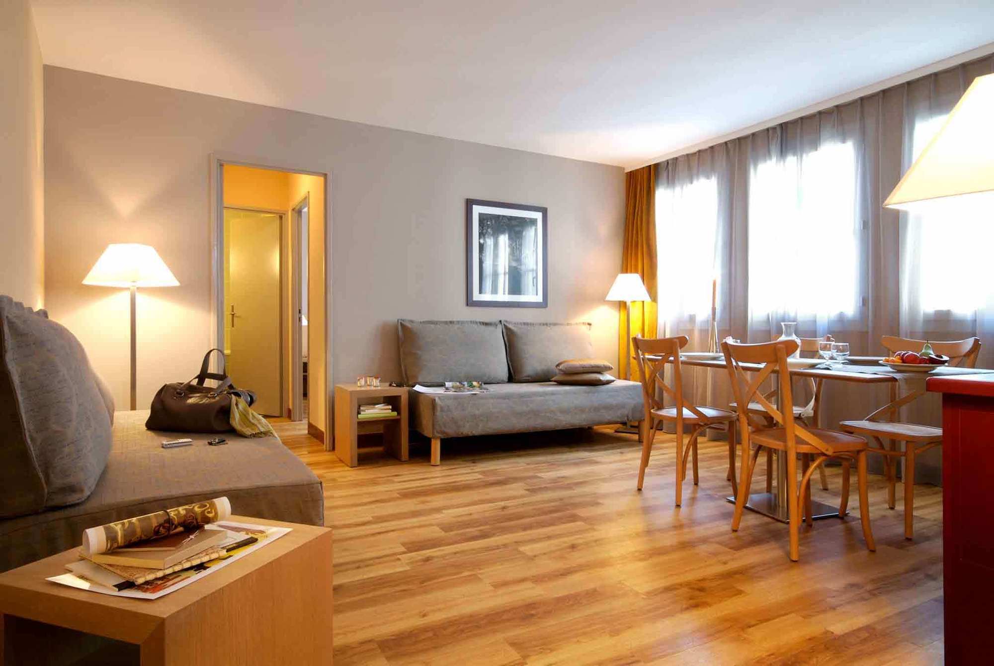 Adagio Montmartre 4* Parigi